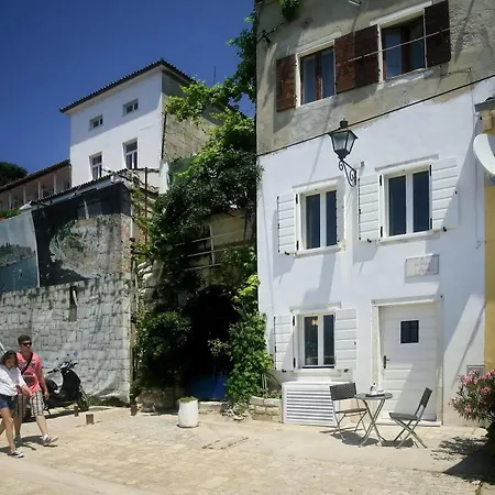 Dimore Apartment Monte Διαμέρισμα Ρόβινι