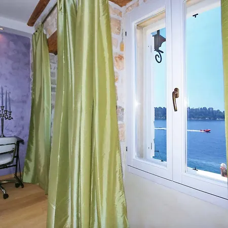 Angelo D'oro Monte *