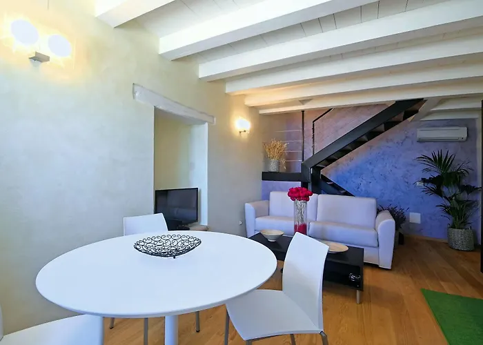 Dimore Apartment Monte Ρόβινι
