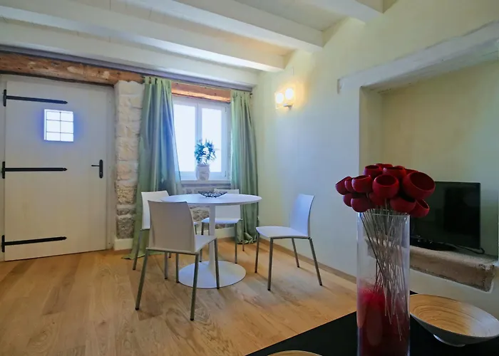 Dimore Apartment Monte Ρόβινι