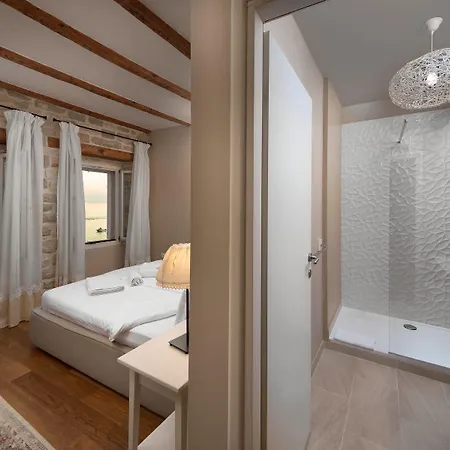 Angelo D'oro Monte *